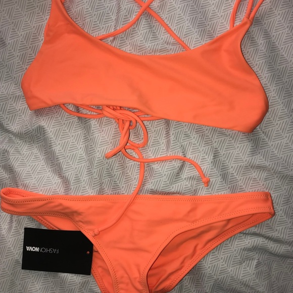 Fashion Nova Swim Suit, retail 32.99 - Picture 4 of 4